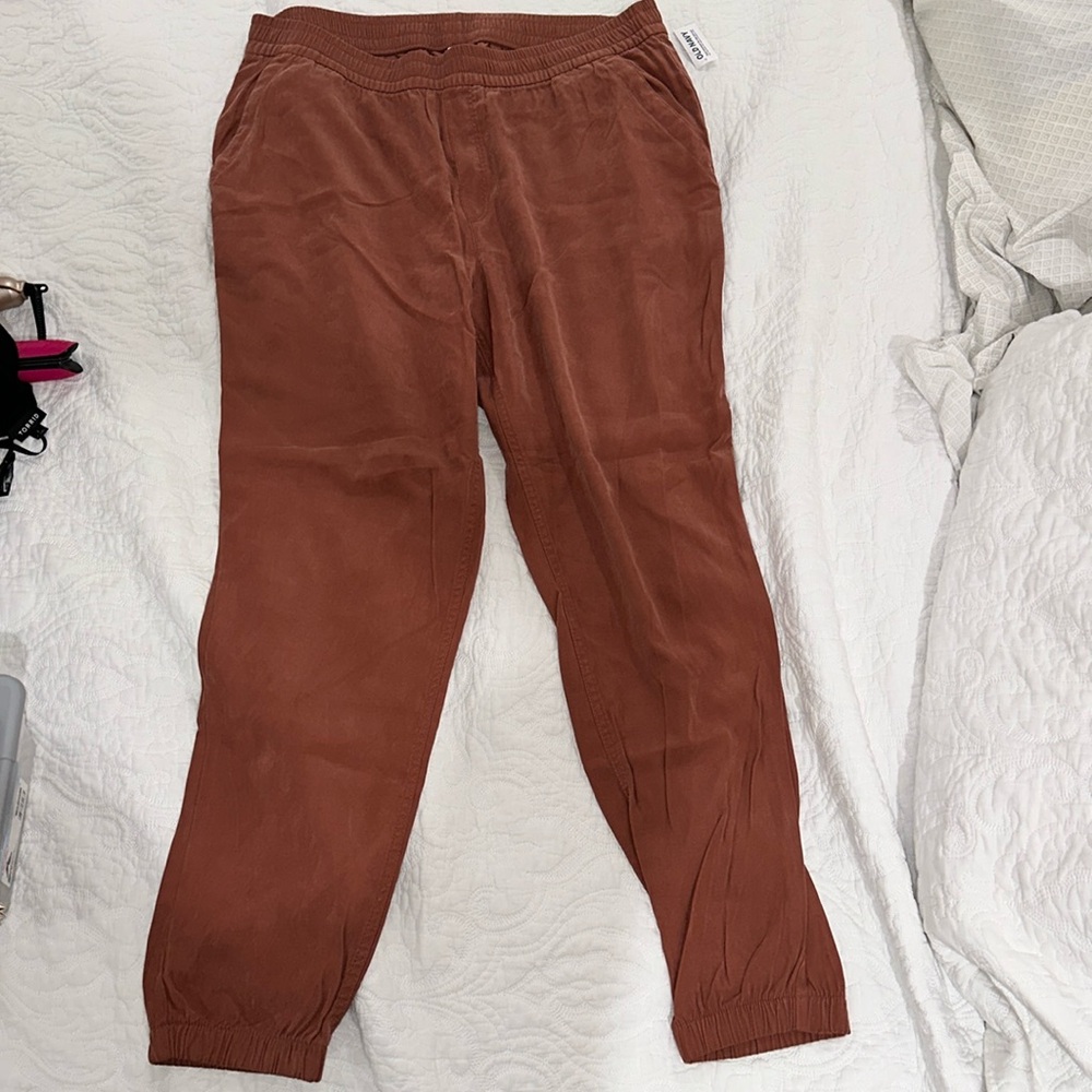 Old Navy Women's High Rise Pull On Jogger Pant